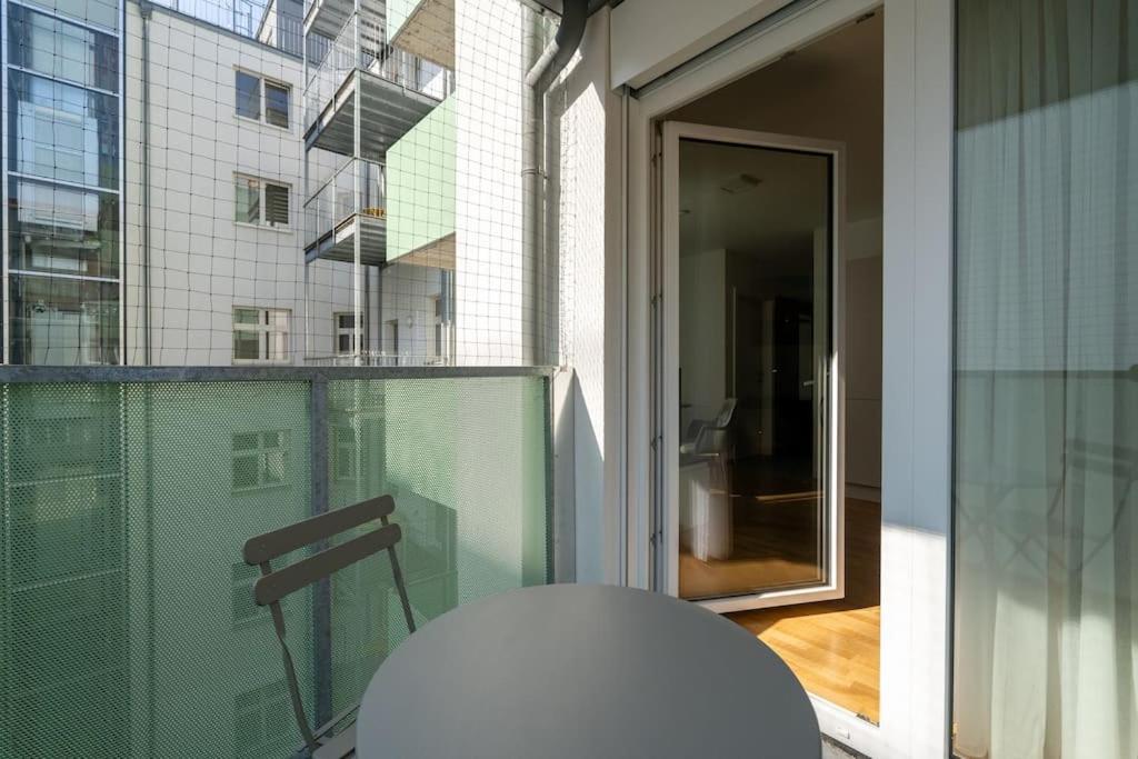 Sunny 1Br Home With Balcony By Hm Vienne Extérieur photo