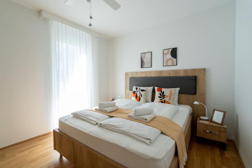 Sunny 1Br Home With Balcony By Hm Vienne Extérieur photo