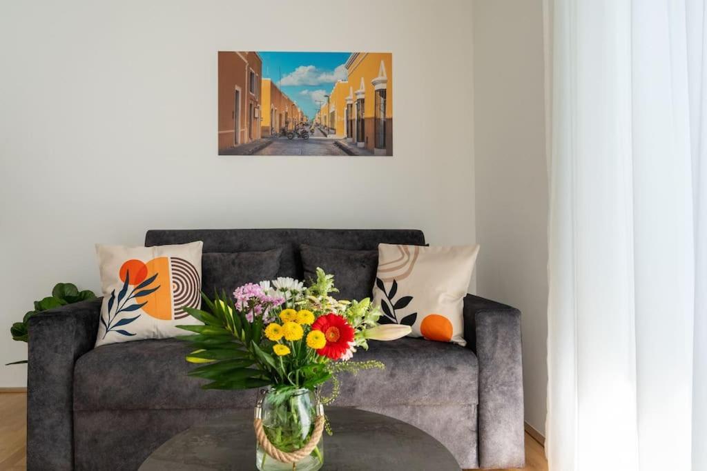 Sunny 1Br Home With Balcony By Hm Vienne Extérieur photo