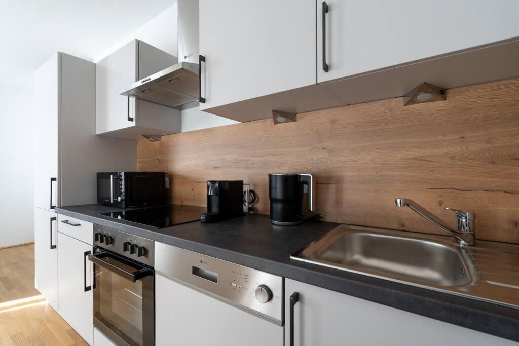 Sunny 1Br Home With Balcony By Hm Vienne Extérieur photo